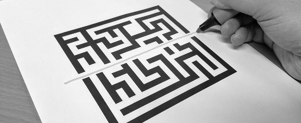 Maze pattern and pen